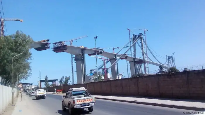 Bauarbeiten: Brücke zwischen Maputo und Katembe (DW/R.da Silva)