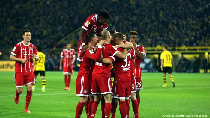 Fußball Bundesliga Borussia Dortmund - FC Bayern (picture-alliance/dpa/I. Fassbender)