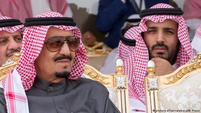 König Salman Bin Abdul Aziz Al Saud und Kronprinz Mohammed Bin Salman Al Saud (picture-alliance/abaca/B. Press)