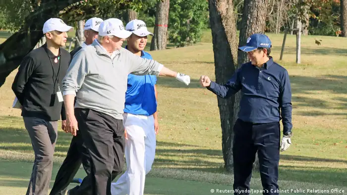 Japan - Donald Trump und Shinzo Abe beim Golf (Reuters/Kyodo/Japan's Cabinet Public Relations Office)