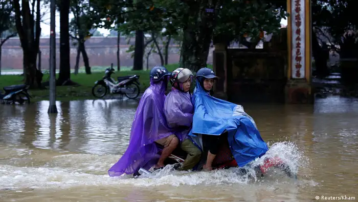 Vietnam Taifun Damrey (Reuters/Kham)