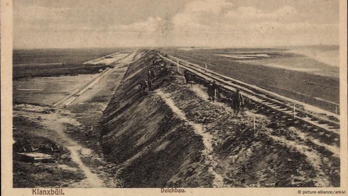 Bildergalerie Deutschland Deichbau bei Klanxbüll (picture-alliance/arkivi)