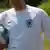 Die Weiß-Blauen tragen auf ihrem Trikot einen verfremdeten Davidstern als Vereinswappen und müssen sich immer öfter Anfeindungen erwehren, Foto:dpa