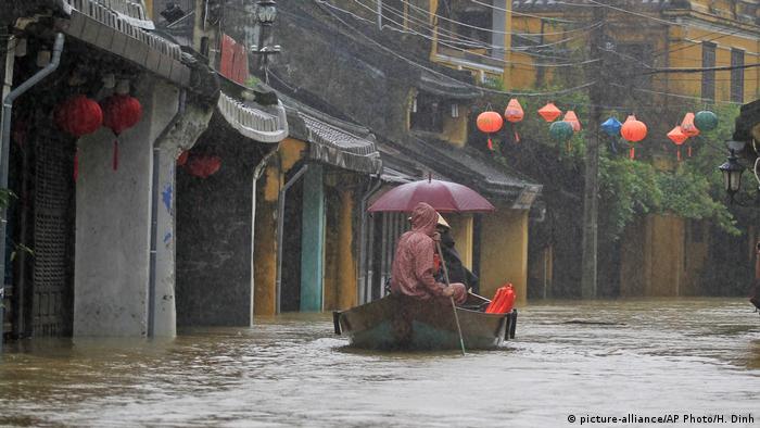 Mehr Als 60 Tote Nach Taifun In Vietnam Aktuell Asien Dw 07 11 17