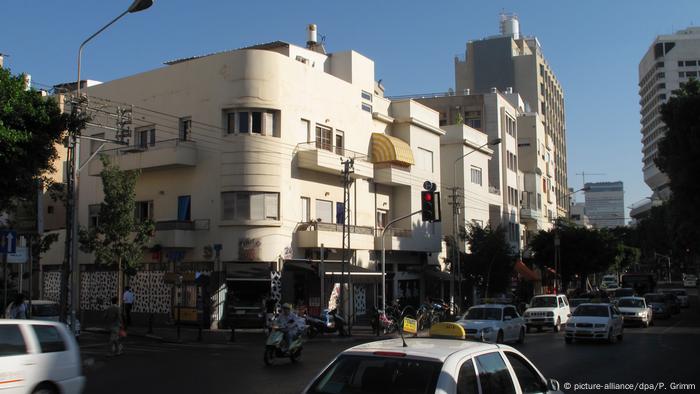 Israel Weiße Stadt in Tel Aviv (picture-alliance/dpa/P. Grimm)