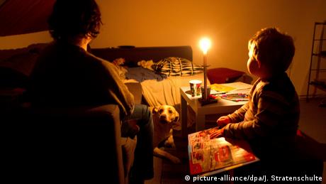Без ток тъкмо през зимата за десетки хиляди домакинства
