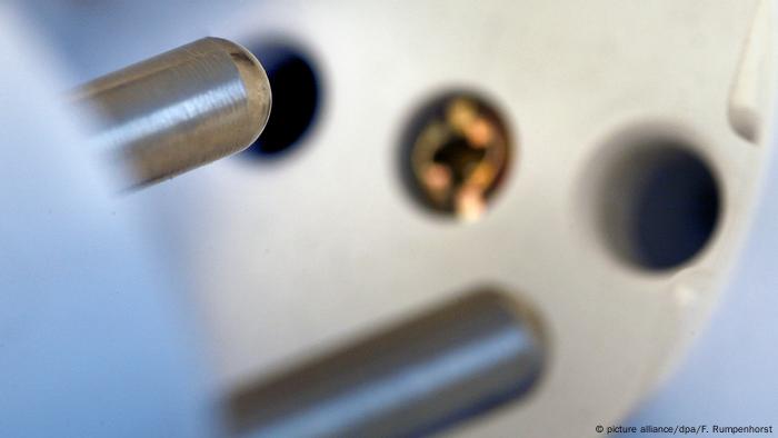 Deutschland DIN Steckdose (picture alliance/dpa/F. Rumpenhorst)
