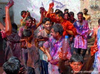 holi in pakistan