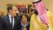 Macron com o príncipe herdeiro saudita durante visita a Riad Macron com o príncipe herdeiro saudita durante visita a Riad