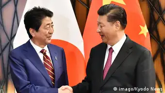 Vietnam | APEC | Japans Premier Abe trifft Chinas Präsident Xi Jinping
