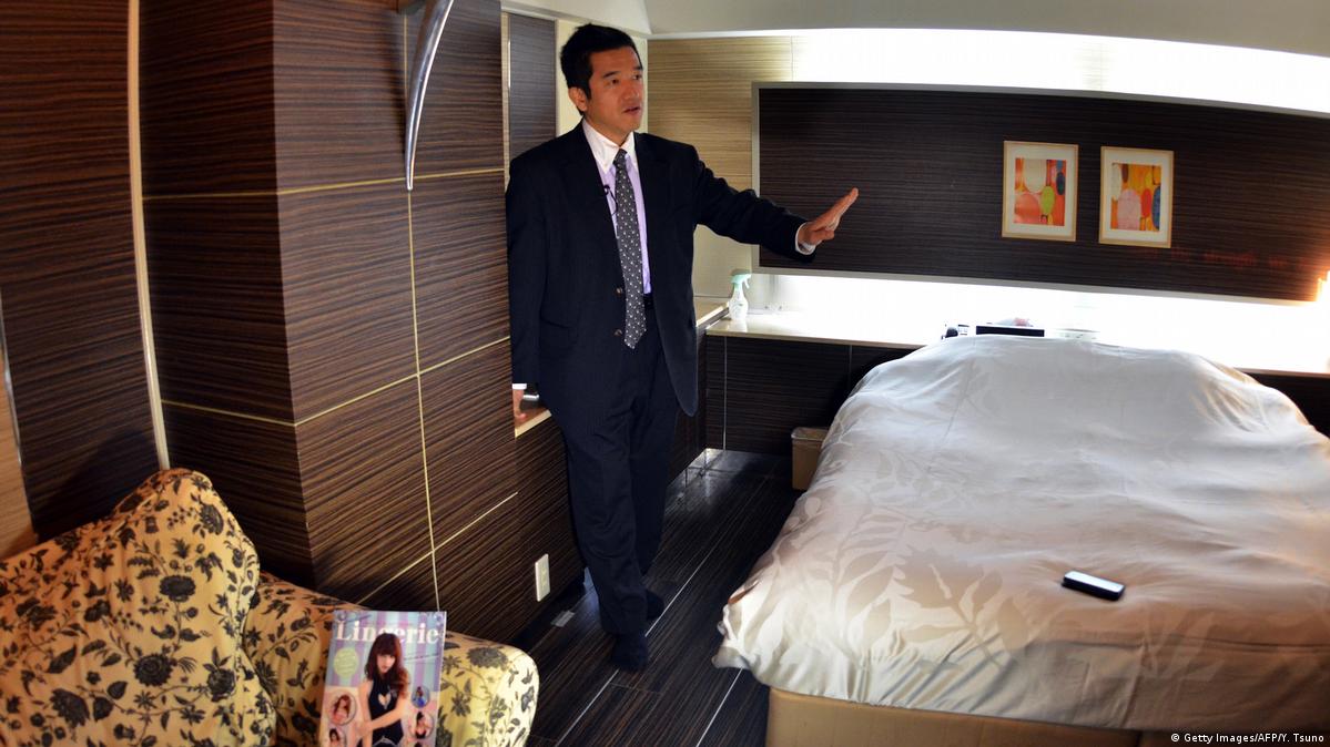 The future of Japans love hotels – DW pic