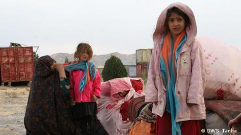 افغانستان کې شاوخوا ۳،۲۵ میلیونه وګړي په کور دننه بې ځایه شوي افغانستان کې شاوخوا ۳،۲۵ میلیونه وګړي په کور دننه بې ځایه شوي