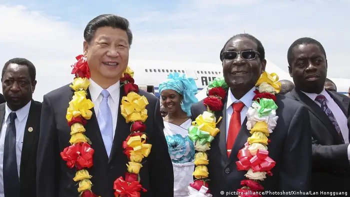 Xi Jinping in Harare, 2015
(picture-alliance/Photoshot/Xinhua/Lan Hongguang)