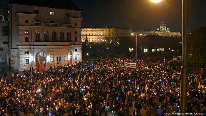 Wien Lichterkette gegen FPÖ Regierunsgbeteiligung