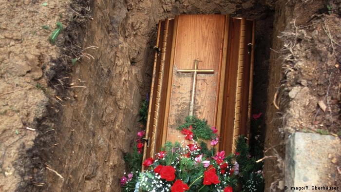 Gunstig Ins Grab Bestattungskultur In Deutschland Deutschland Dw 30 03 2018