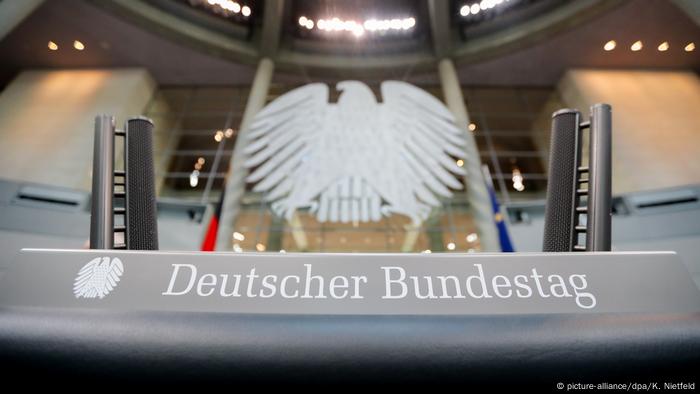 Plenarsaal des Bundestages wird umgebaut
