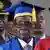 Роберт Мугабе в університеті в Хараре 17 листопада