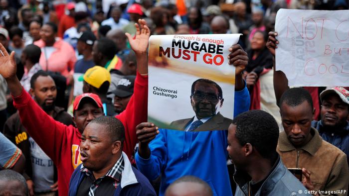 Тисячі жителів Зімбабве вимагають відставки Роберта Мугабе