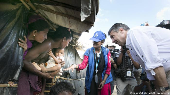 Bangladesch Außenminister Gabriel Besuch Flüchtlingslager in Kutupalong (Imago/photothek/U. Grabowsky)