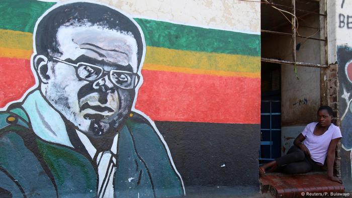Simbabwe Mugabe Mural in Mbare
