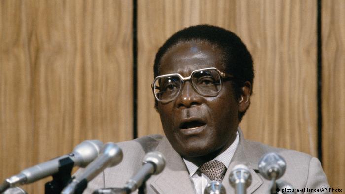 Zimbabwe Robert Mugabe (1984) (picture-alliance/AP Photo)