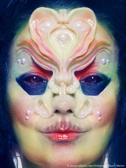 A 'Utopia' in Björk's world of music – DW – 11/24/2017