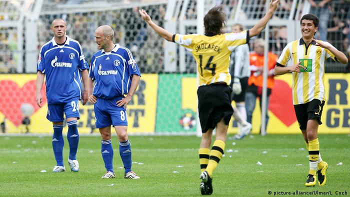 Fußball, 1. Bundesliga: Borussia Dortmund - FC Schalke 04 (picture-alliance/Ulmer/L. Coch)