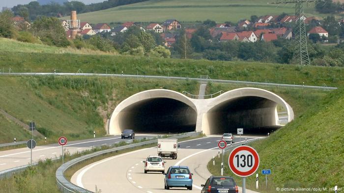 Ecoduct on the A17 autobahn near Dresden