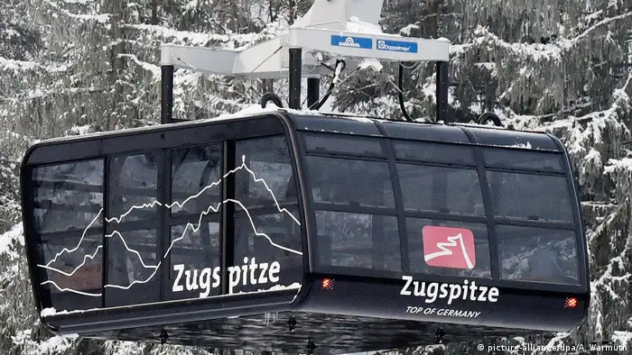 Deutschland - Rollstuhlgerechte Gondel zur Zugspitze (picture-alliance/dpa/A. Warmuth)