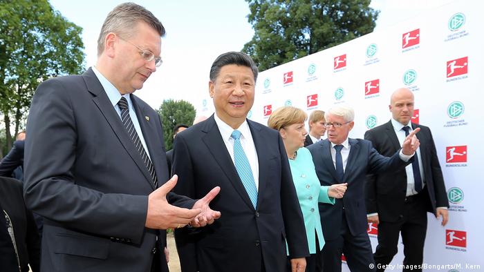 Deutschland Berlin Reinhard Grindel und Xi Jinping
