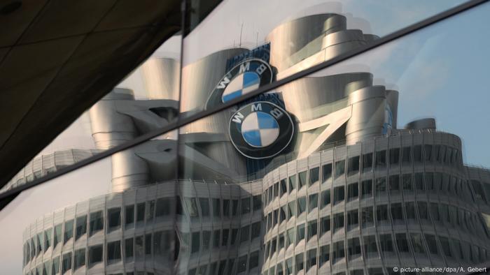 Deutschland BMW Hauptquartier in München (picture-alliance/dpa/A. Gebert)