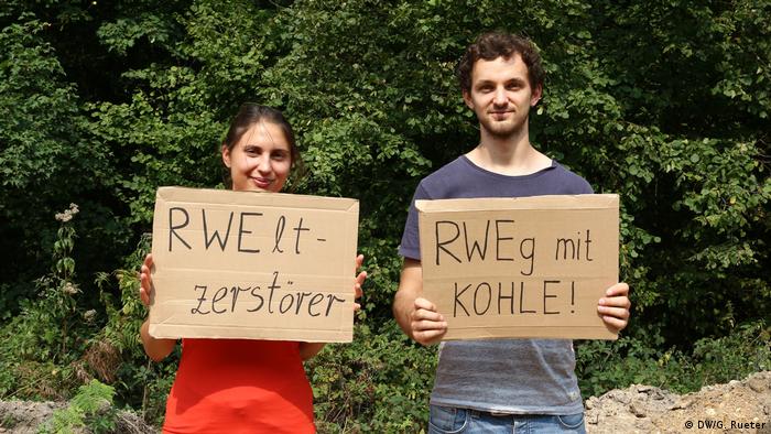 Protest gegen weiteren Abbau von Braunkohle und Schutz des Hambacher Waldes , Aktion rote Linie