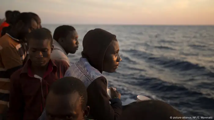 Mittelmmeer gerettete afrikanische Flüchtlinge