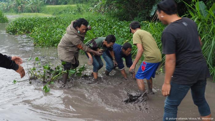 Indonesien Bali Ausbruch des Vulkans Mount Agung (picture-alliance/abaca/M. Moonstar)