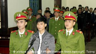 Vietnam Nguyen Van Hoa vor Gericht in Ha Tinhi