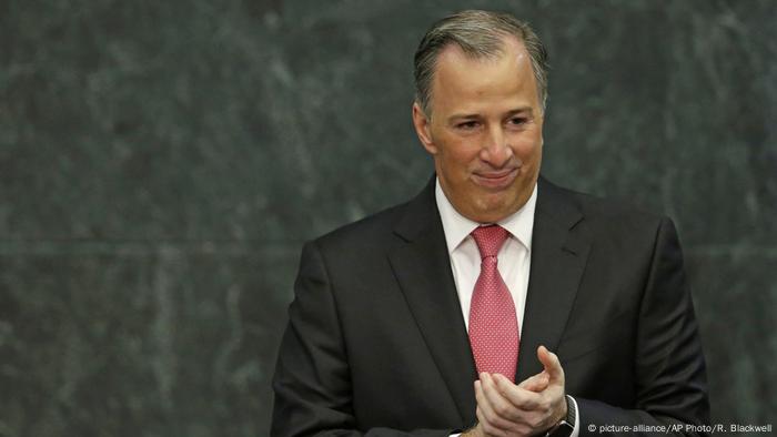 Mexiko Finanzminister Meade tritt zurück (picture-alliance/AP Photo/R. Blackwell)