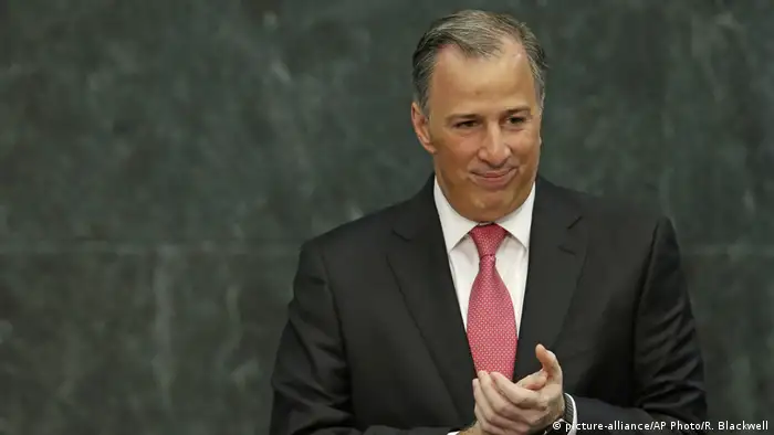 Mexiko Finanzminister Meade tritt zurück (picture-alliance/AP Photo/R. Blackwell)