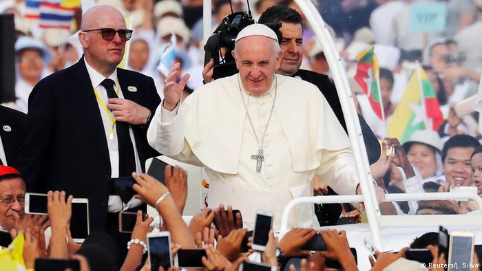 
Myanmar Papst Franziskus zu Besuch (Reuters/J. Silva)
