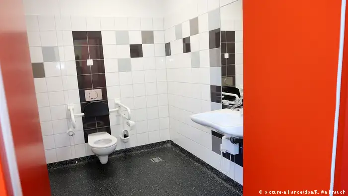 Deutschland - Öffentliche Toiletten (picture-alliance/dpa/R. Weihrauch)