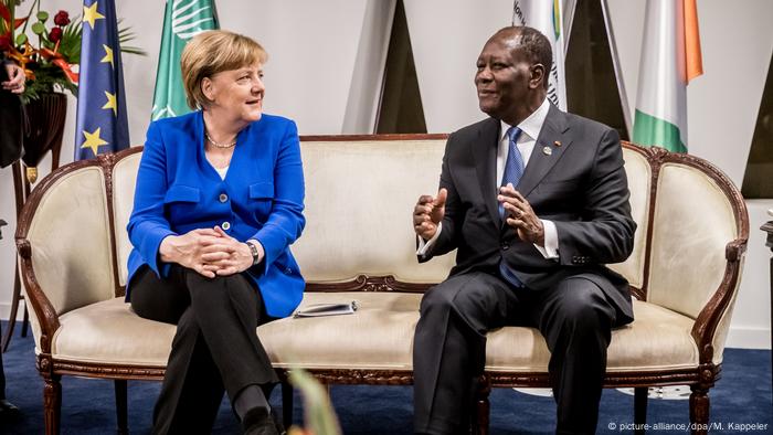 Kanzlerin des EU-Afrika-Gipfels Angela Merkel und Alassane Ouattara