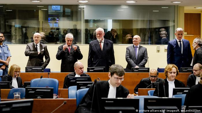 The Hague verdict against six Bosnian Croat generals (picture-alliance/AP Images/R. v. Lonkhuijsen)