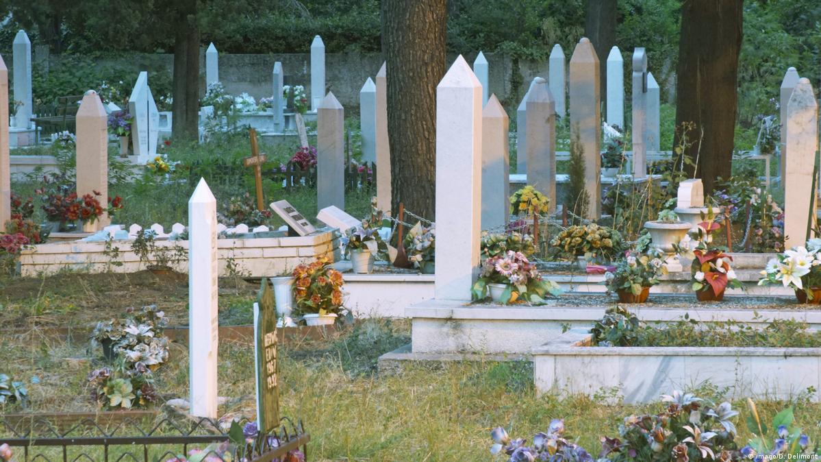 Is Bosnia going backwards, into war? – DW – 10/11/2018