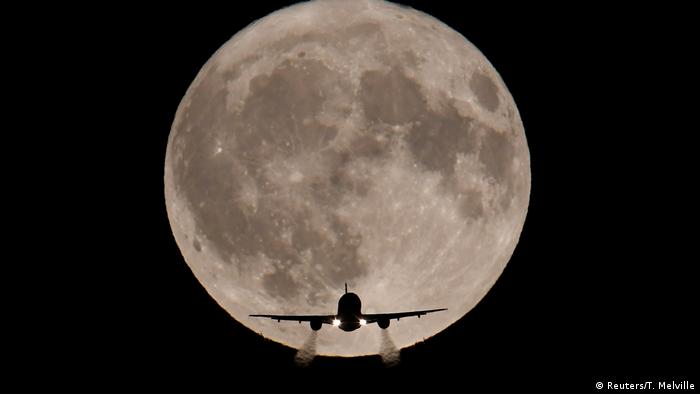 Mond am Himmel von London (Reuters/T. Melville)