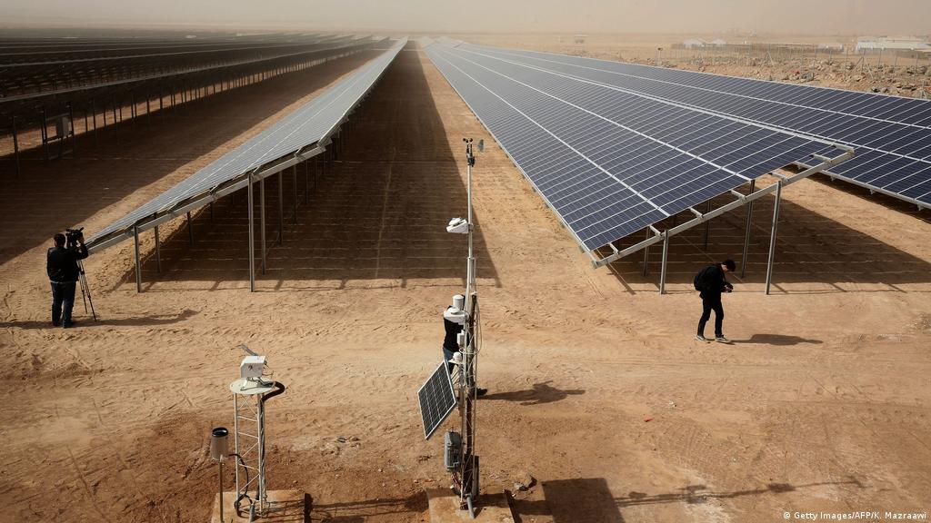 Saudi Arabia Softbank To Build Huge Solar Plant Business Economy And Finance News From A German Perspective Dw 28 03 18
