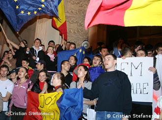 Miting de solidaritate cu Moldova la Bucureşti, în timpul violenţelor de la Chişinău din aprilie 2009