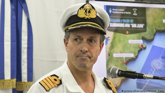 Argentinien Der Sprecher der argentinischen Marine Enrique Balbi (picture-alliance/dpa/telam/L. Cano)