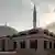Die im Bau befindliche Moschee im Istanbuler Stadtteil Üsküdar (Aufnahme vom 15.12.2008). Als erste Frau baut die Istanbuler Designerin Zeynep Fadillioglu in der Türkei eine Moschee - sie selbst glaubt sogar, dass sie weltweit die erste Frau ist, die ein größeres islamisches Gotteshaus baut. Die Moschee, die von der whlhabenden Sakir-Familie finanziert wird, soll im April eröffnet werden. Foto: Kerim Okten (zu dpa-Korr. "Türkische Designerin baut als erste Frau eine Moschee" vom 21.01.2009) +++(c) dpa - Bildfunk+++
