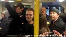 摇滚范儿！U2柏林地铁上开唱