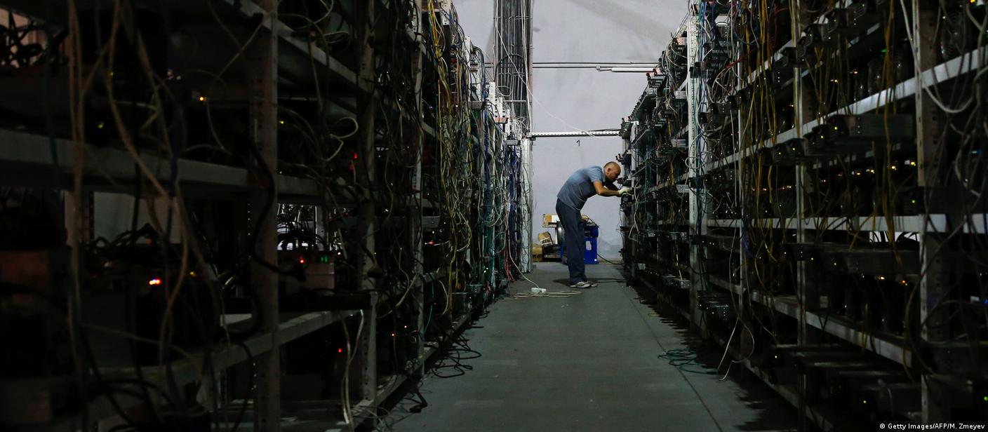 Bitcoin consome tanta energia quanto um país inteiro – DW – 11/12/2017