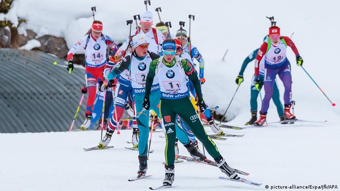 Биатлонистки на трассе